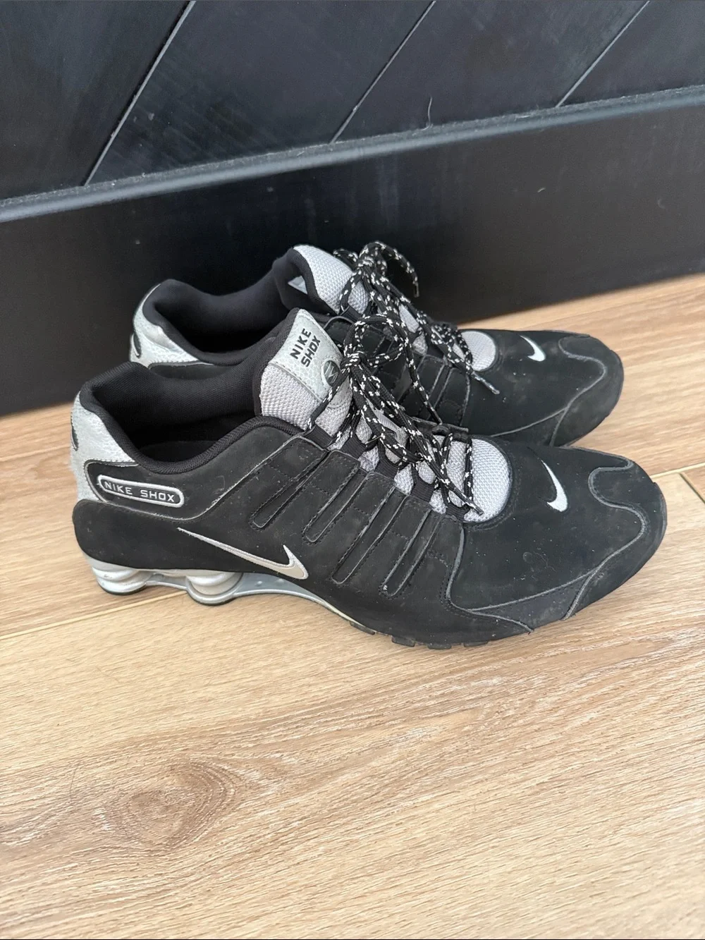 Vintage Nike Black and Gray Men’s Athletic Shox Sneakers